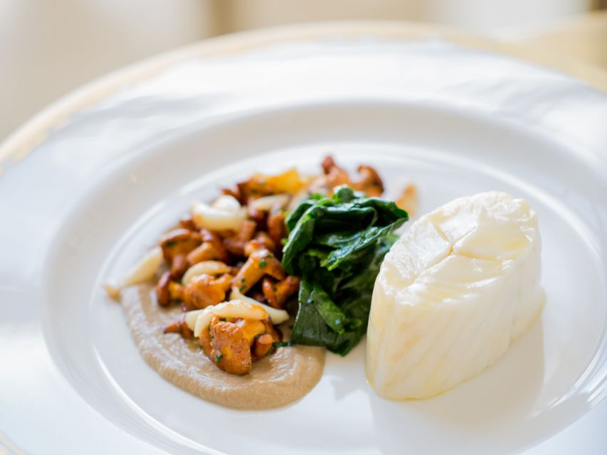 Versailles: Skip-the-Line Palace Entry Ticket & Lunch at Ore - Key things to know before you go