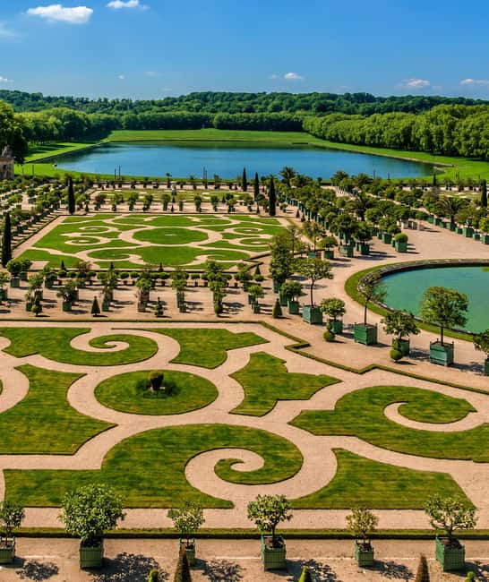 Versailles: Skip the Line Versailles Palace and Gardens Tour - The value of skipping the ticket line