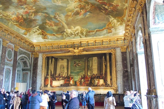 Versailles Small Group Guided Tour with Tranportation from Paris - Getting there: Eiffel Tower meeting point and the minibus ride
