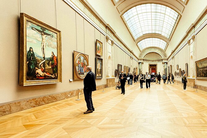 VIP Louvre Mona Lisa & Highlights Tour with Reserved Access - Stop 2: Vénus de Milo, a classic break from the selfie crush