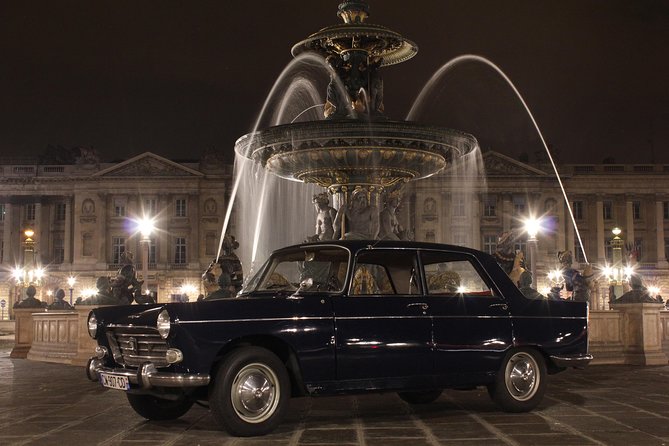 Visit Paris in a vintage car - Notre-Dame photos without adding ticket stress