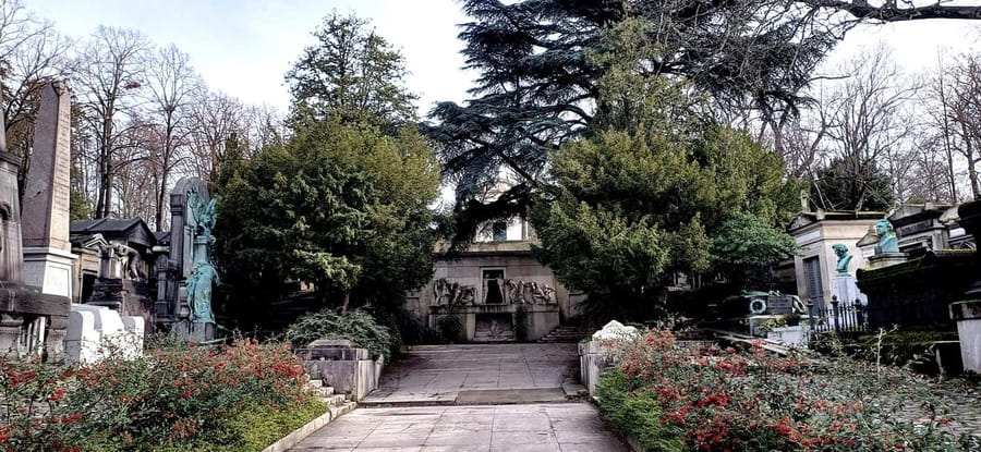 Who Killed Victor ? Escape Game at Père Lachaise Cemetery - Key highlights to know before you go