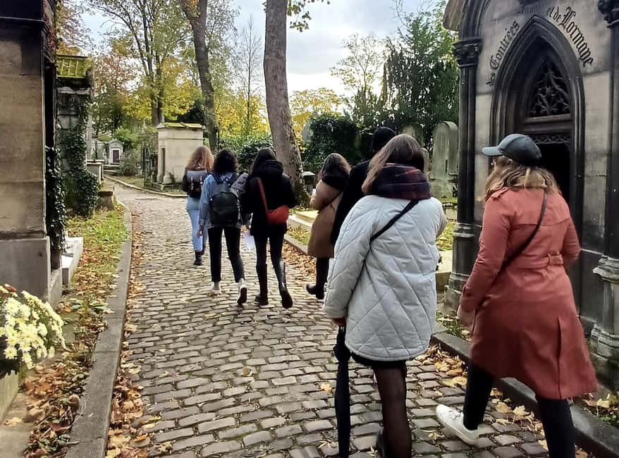 Who Killed Victor ? Escape Game at Père Lachaise Cemetery - How the guide story works, from Kara and Max to Prince