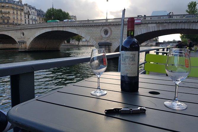 Wine tasting Paris Saint Germain des Pres - Four Wines, Two Styles, One Clear Goal