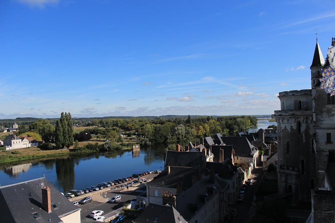 Wine tasting tour in Loire Valley with castle visits and lunch - Château de Chambord: UNESCO Views and a Royal Hunting Lodge Story