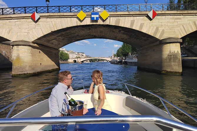 Your Private boat Captain Guide Explore Historical Paris - Île de la Cité and Notre-Dame as one connected story