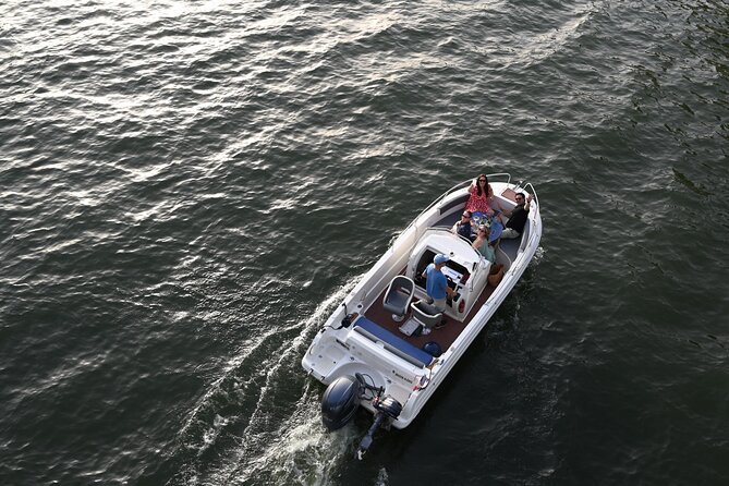 Your Private boat Captain Guide Explore Historical Paris - Île Saint-Louis: where to stroll after the cruise